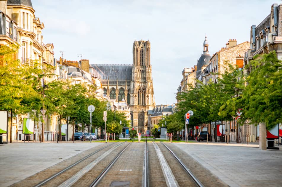 Rue menant à la Cathédrale de Notre Dame de Reims