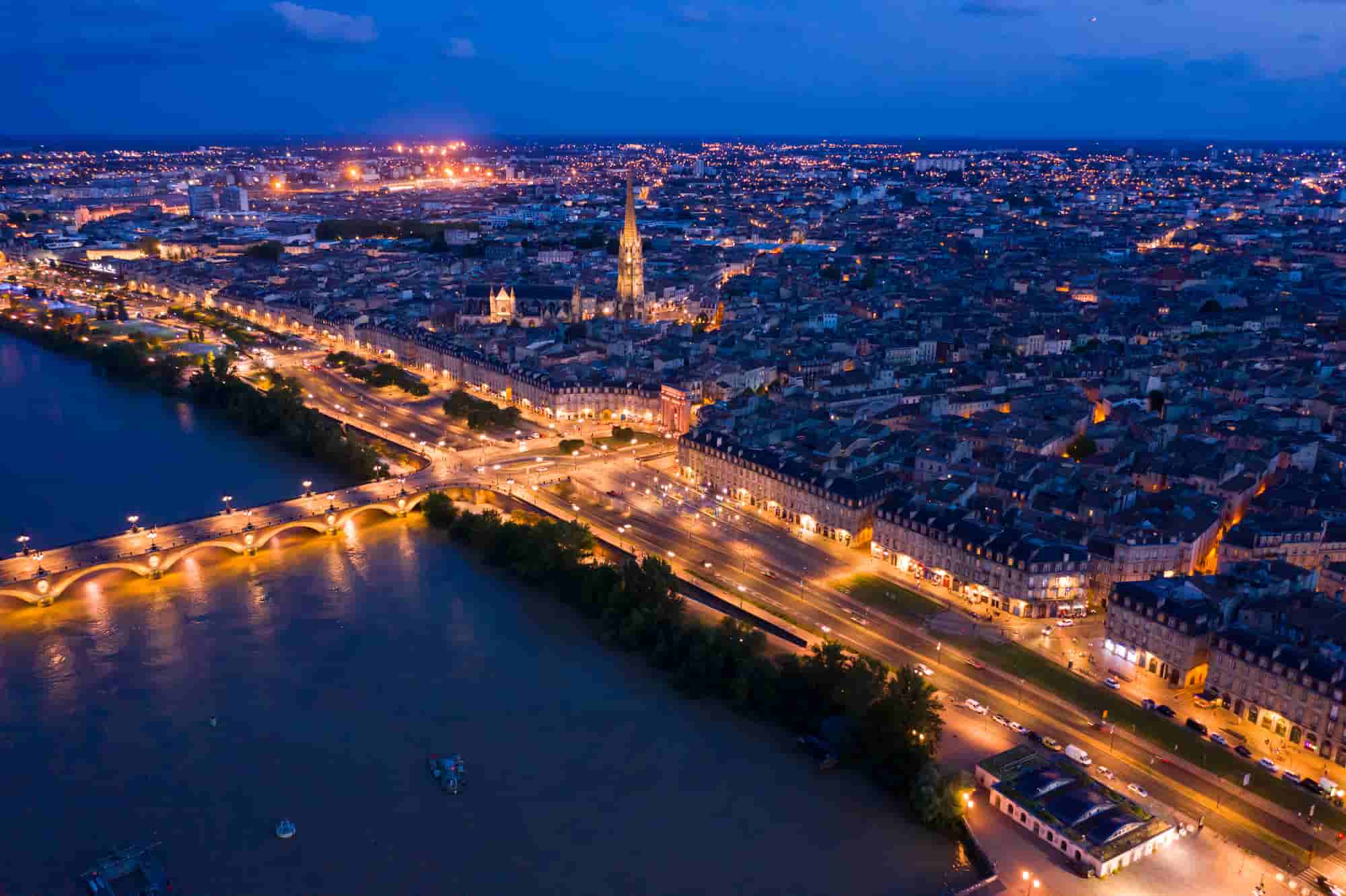 Bordeaux de nuit